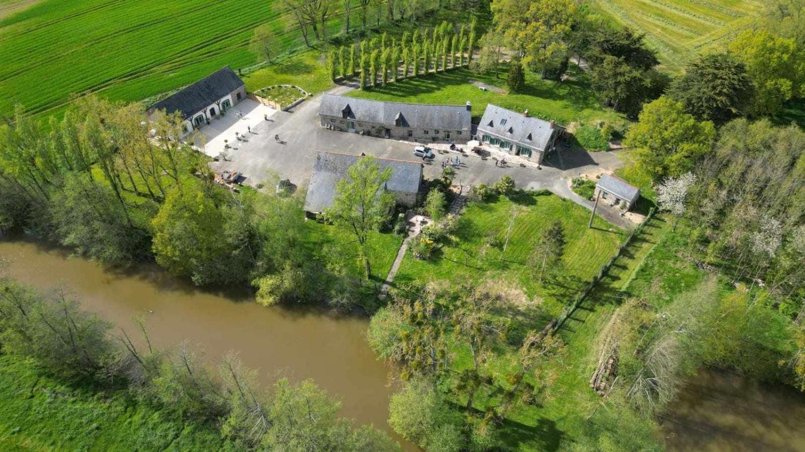 Le Gite De L'Ecurie Forges-la-Foret Exteriör bild